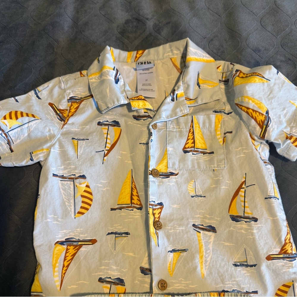 Sailboat Print Button-Up Shirt, shorts and hat size 3T